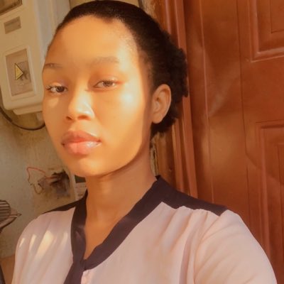 Lady narrates how she stole the show during friends' hangout despite not wearing makeup - lucie orgah natural beauty