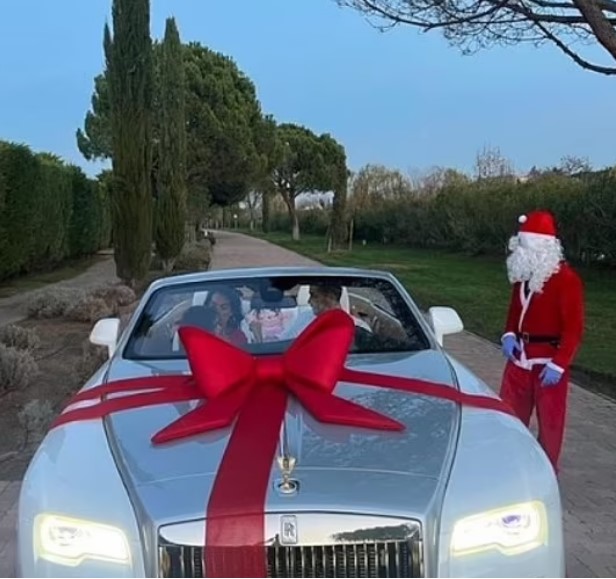 Cristiano Ronaldo's partner, Georgina Rodríguez buys him Rolls Royce as Christmas gift - ronaldo rolls