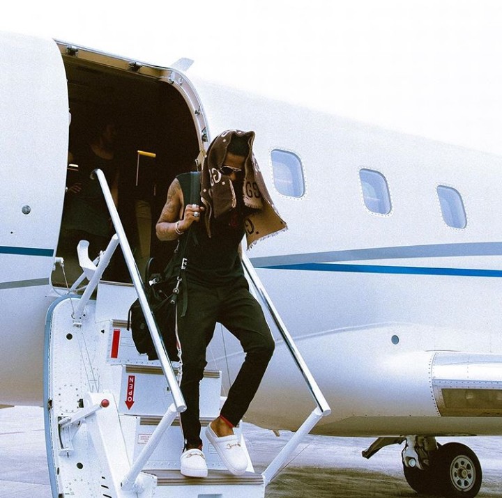 Man wonders why Wizkid often boards private jet alone whereas Davido travels with his crew - wizkid jet