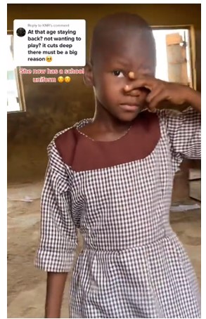 Oyibo man offers assistance to orphaned pupil who reads in class during break - school girl stay back class