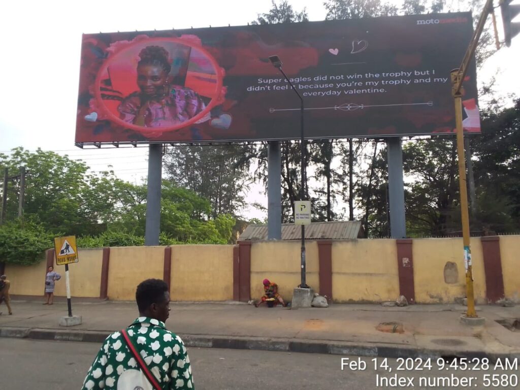 man rents billboard to celebrate wife on Valentine's Day