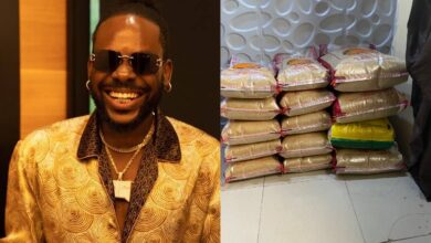 Adekunle Gold donates 20 bags of rice to Muslims