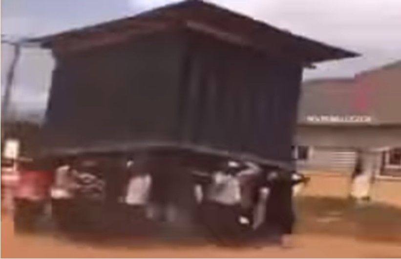 Man takes back container-shop from his girlfriend