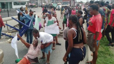 Residents protest in Bayelsa as police officer allegedly kills driver over N100