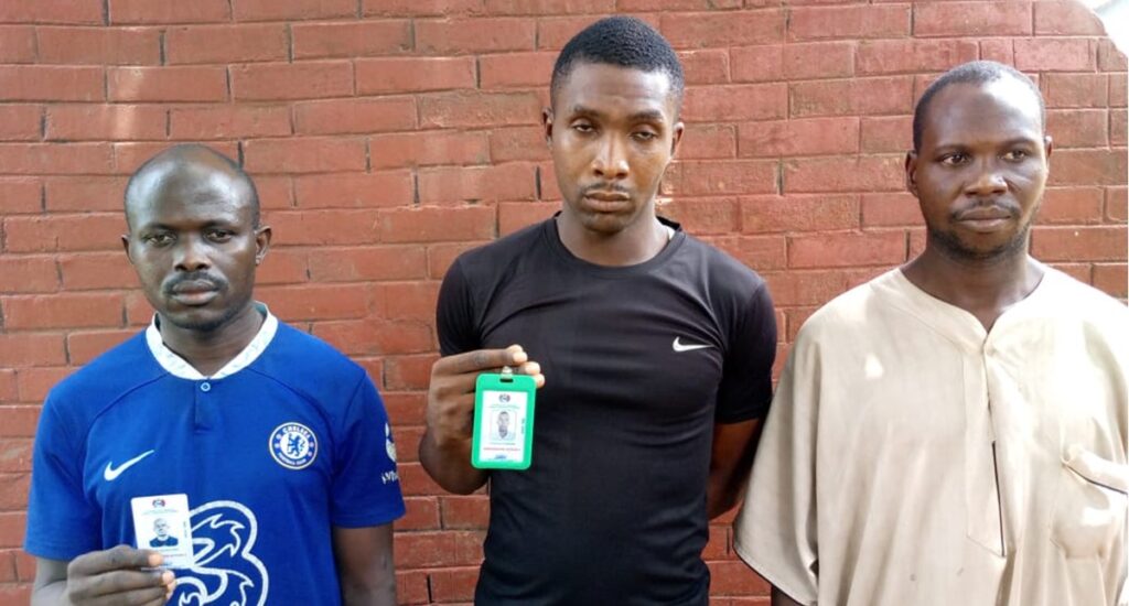Police arrest 4 suspects for allegedly impersonating EFCC to rob students